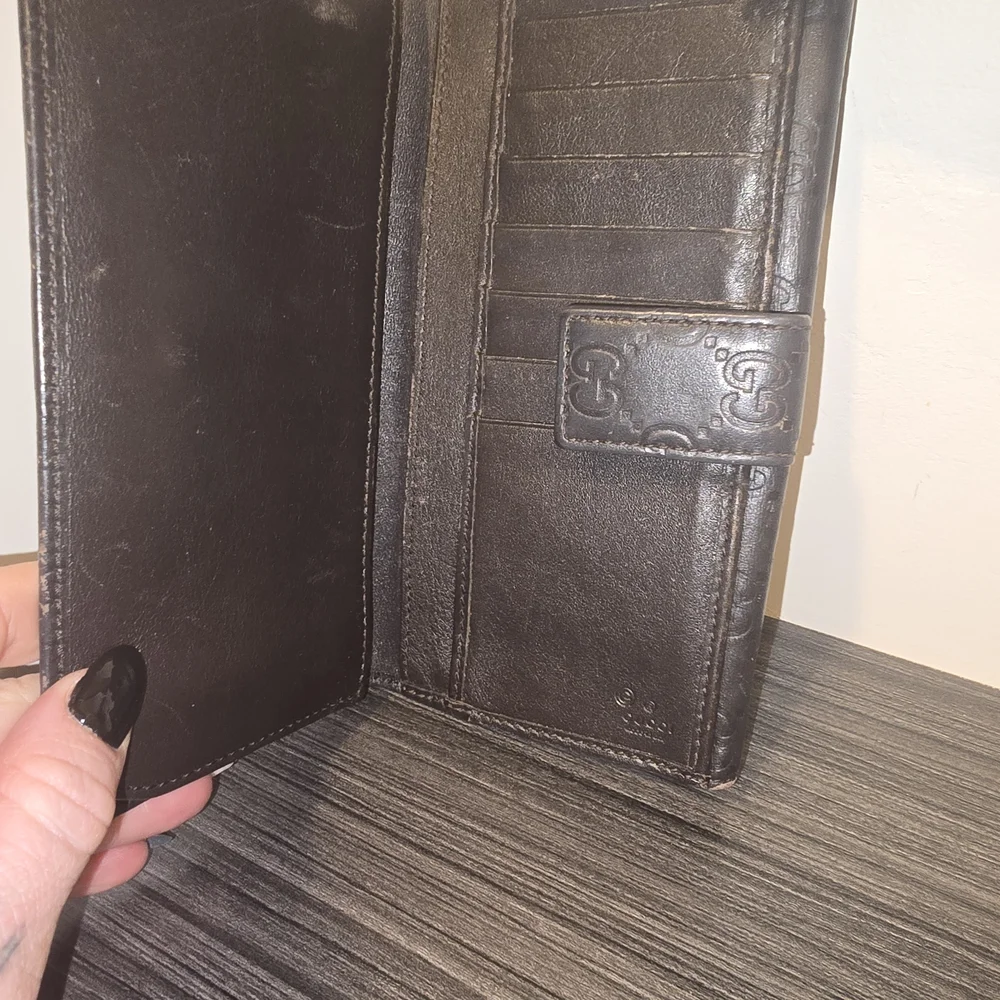 Gucci Black Embossed Clutch - Picture 3 of 5